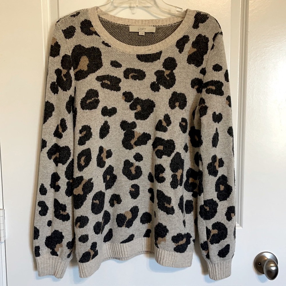 Like new LOFT leopard sweater- small